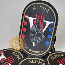 Cargar imagen en el visor de la galería, EMBLEMA PROMOCIÓ XXXVI MOSSOS D´ESQUADRA SECC ALPHA AÑO 2023
