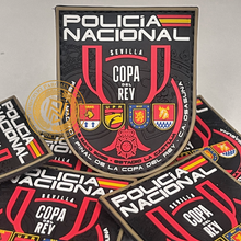 Cargar imagen en el visor de la galería, EMBLEMA CONMEMORATIVO DISPOSITIVO POLICIAL FINAL COPA DEL REY - SEVILLA 2023
