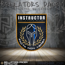 Cargar imagen en el visor de la galería, EMBLEMA BELLATORS PACEM - INSTRUCTOR
