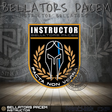 Cargar imagen en el visor de la galería, EMBLEMA BELLATORS PACEM - INSTRUCTOR
