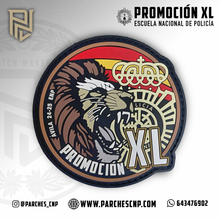 Cargar imagen en el visor de la galería, EMBLEMA CONMEMORATIVO P.N. E.B. PROMOCIÓN XL
