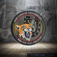 Cargar imagen en el visor de la galería, EMBLEMA CONMEMORATIVO CURSO XXXIV DE EJECUCIÓN PARA U.I.P.
